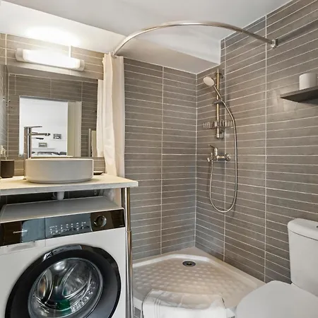 Sur Le Port - Charme Tropezien - Maison Lerins Appartement