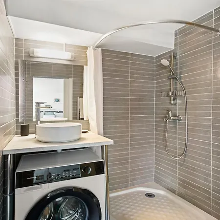 Appartement Sur Le Port - Charme Tropezien - Maison Lerins Saint-Tropez